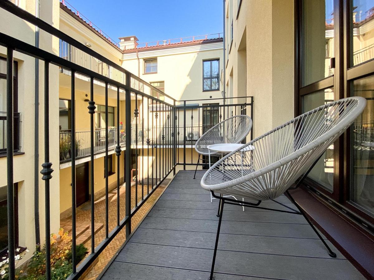 Cohost I Oldtown 60M2 Apt W-Garage Parking, Balcony & Self Check-In Vilnius Exterior photo