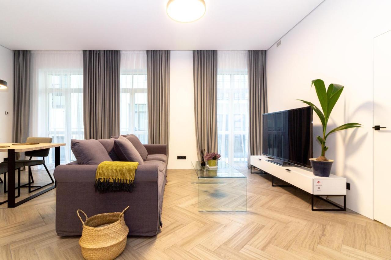 Cohost I Oldtown 60M2 Apt W-Garage Parking, Balcony & Self Check-In Vilnius Exterior photo
