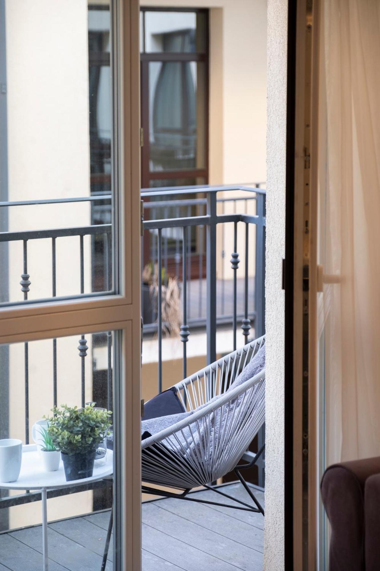 Cohost I Oldtown 60M2 Apt W-Garage Parking, Balcony & Self Check-In Vilnius Exterior photo