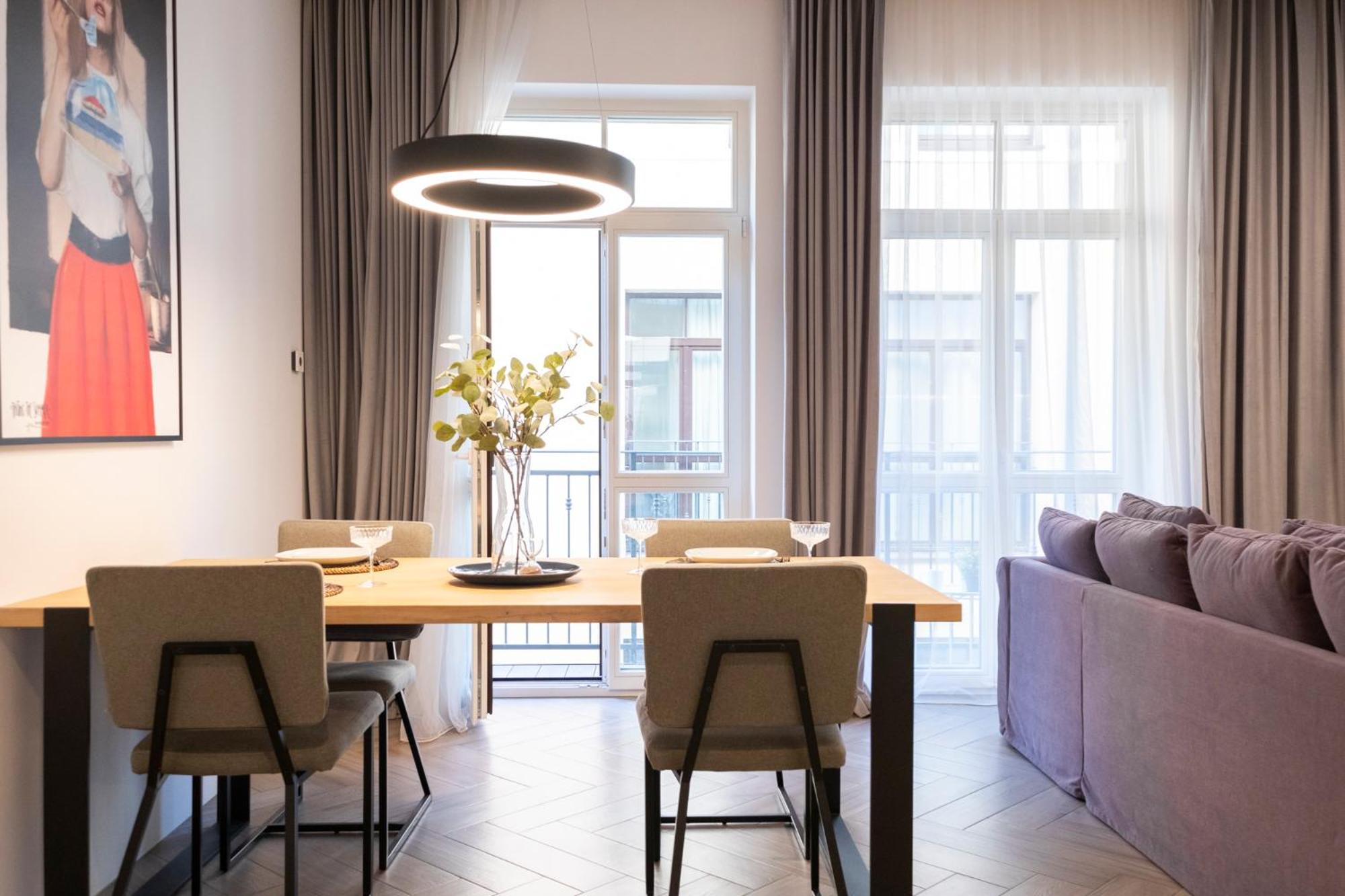 Cohost I Oldtown 60M2 Apt W-Garage Parking, Balcony & Self Check-In Vilnius Exterior photo